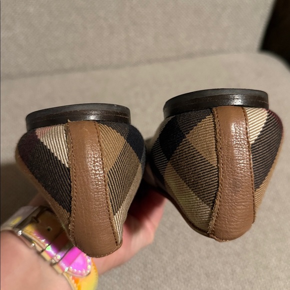 Burberry Women's Nova Check Plaid Flats with Buckle 39.5 - Picture 12 of 12
